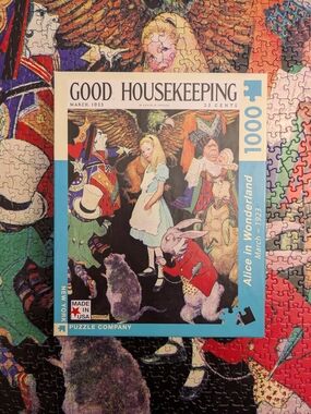 New York Puzzle Company 1000 Piece - Alice in Wonderland